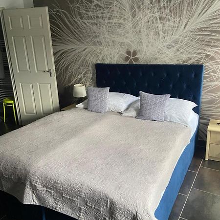 Senorita Apartment Miskolc Bagian luar foto