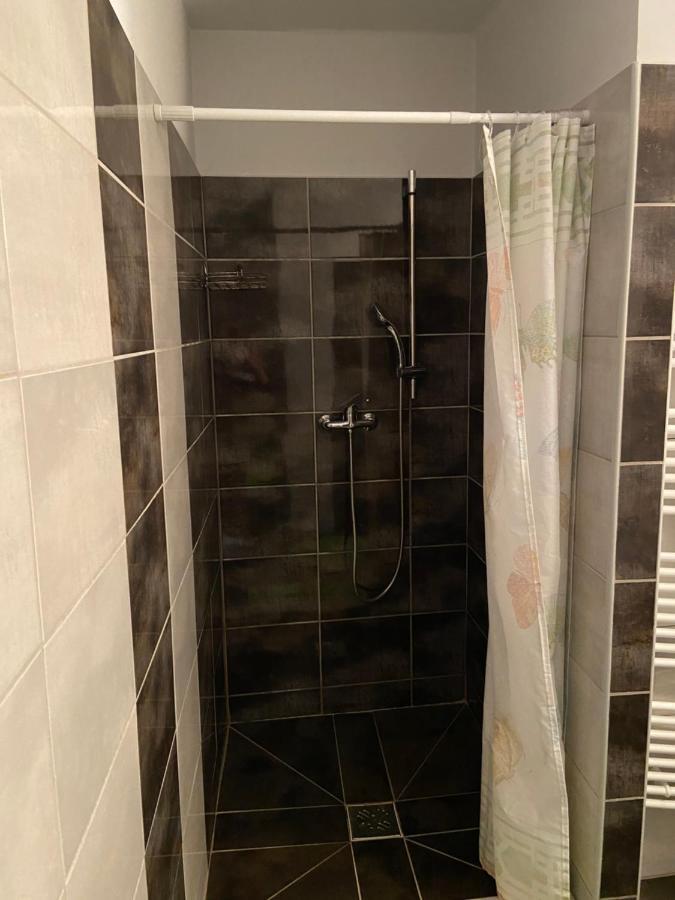 Senorita Apartment Miskolc Bagian luar foto