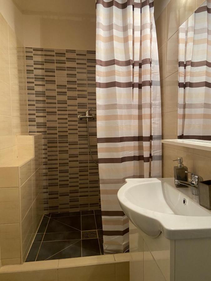 Senorita Apartment Miskolc Bagian luar foto