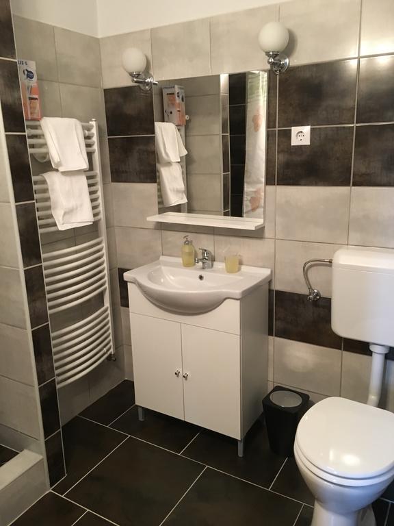 Senorita Apartment Miskolc Bagian luar foto