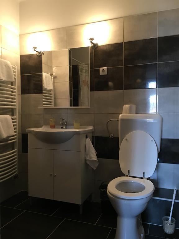 Senorita Apartment Miskolc Bagian luar foto